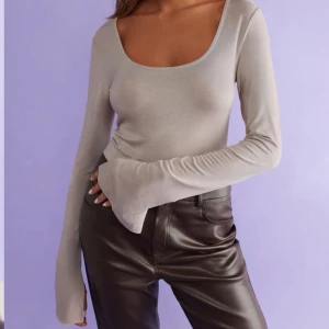 Gina topp - Ser helt ny ut, använd bara inte längre, inga defekter.💕