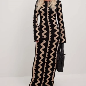 Klänning - Strl S. endast använd 1 gång 