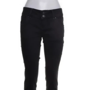 Ltb jeans  - Lågmidjade jeans ifrån ltb. Säljer då det är för stora💞💞