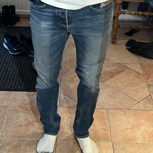 Diesel Jeans - Diesel Jeans | 29/32 | Bra skick, taggen är lite sliten | Slimfit | Skriv vid några funderingar ⚡️
