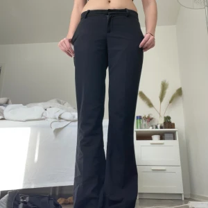 Lågmidjade kostymbyxor - Används ej längre, nyskick💌