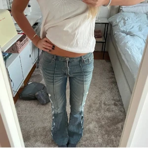 Jeans - As nice jeans!! Passar till allt, super snygga att ha på kvällen med en topp. Bra skick💗Passar mig som har 34/36 och S.