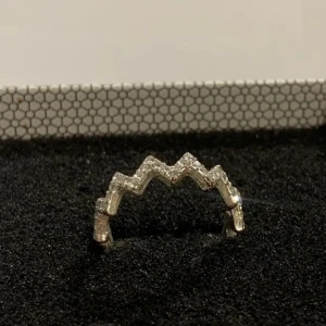 Silverring med diamanter - Använd några gånger, fint skick!