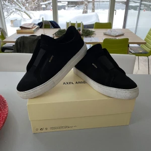 Axel arigato -  Axel alligator skor bra skick FB och Dash bagg