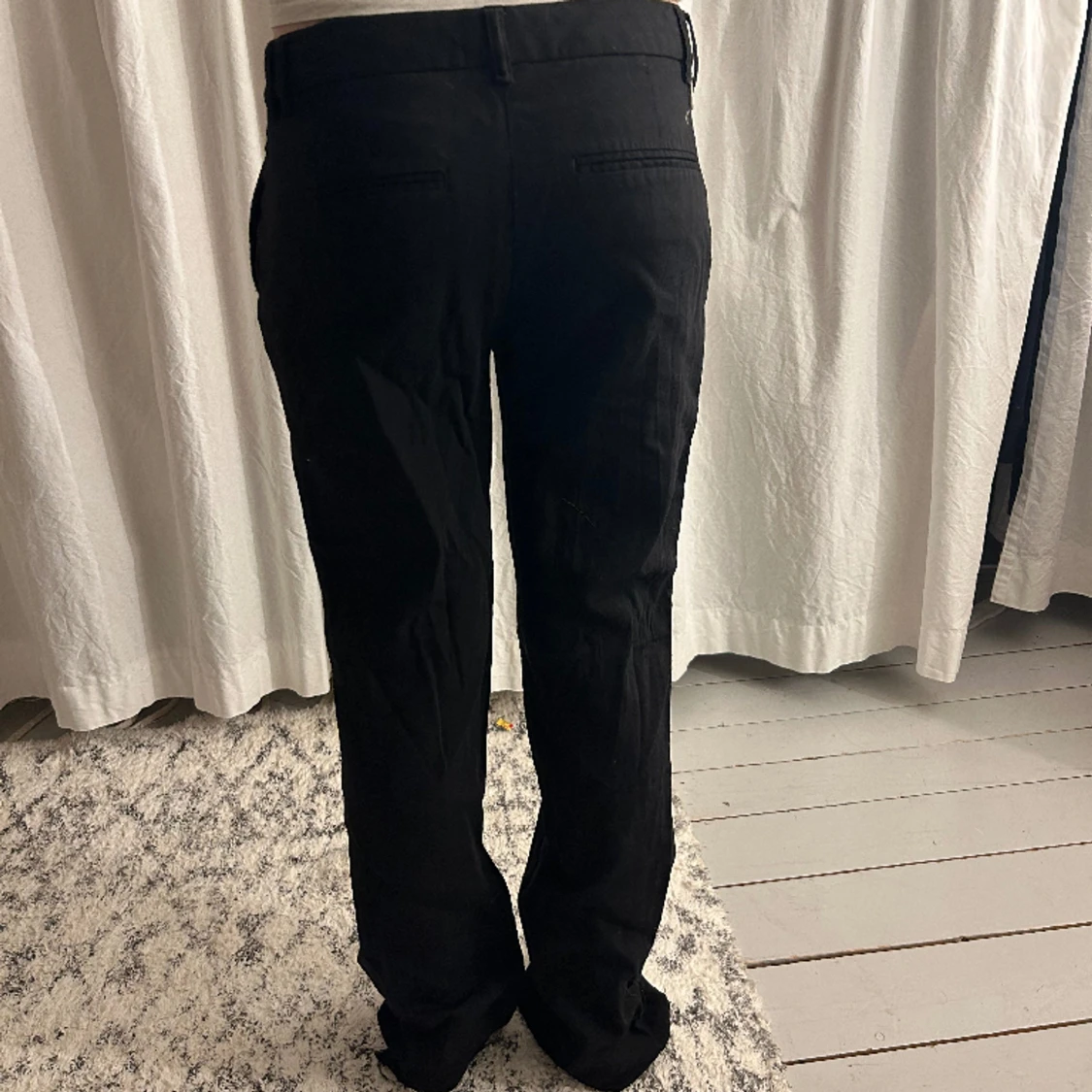 Svarta kostymbyxor  - 90