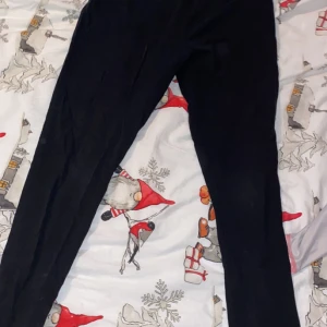 Leggings  - Ett par svarta leggings. Använts fåtal gånger. 