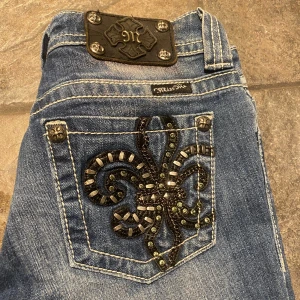 Miss me jeans - Miss me jeans i modell Skinny.  Storlek W27 L32 I super fint skick! Kan skicka fler bilder. 