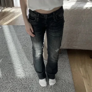 Ltb byxor - Jag behöver verkligen pengar så jag säljer mina jätte fina ltb byxor eftersom det inte är min storlek, de kommer i fint skick, inga defekter, använda ett fåtal gånger, kontakta gärna ifall ni har frågor ❤️ 