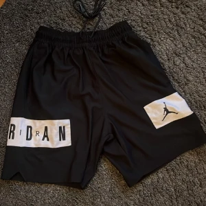 Jordan shorts - Sköna shorts perfekt till sommaren Storlek Xs men funkar för S också Pris kan diskuteras