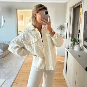 Vårjacka - Knappt använd, passar xs/s. 