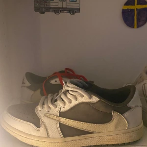 Travis scott 1s lows😍 - Använt 3 gånger nästan helt nya bara lite smutsiga