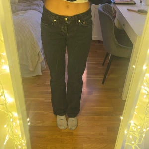 Lowwaisted jeans - Lågmidjade jeans från lager157, säljer då dom aldrig kommer till användning. Super fint skick, nästan aldrig använda!☺️