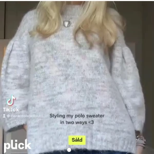 Arket tröja - Säljer den här tröjan jag älskaar men säljer då jag behöver pengar. Köpt här på Plick men endast använd några gånger. PERFEKT till våren😇😇PRUTA