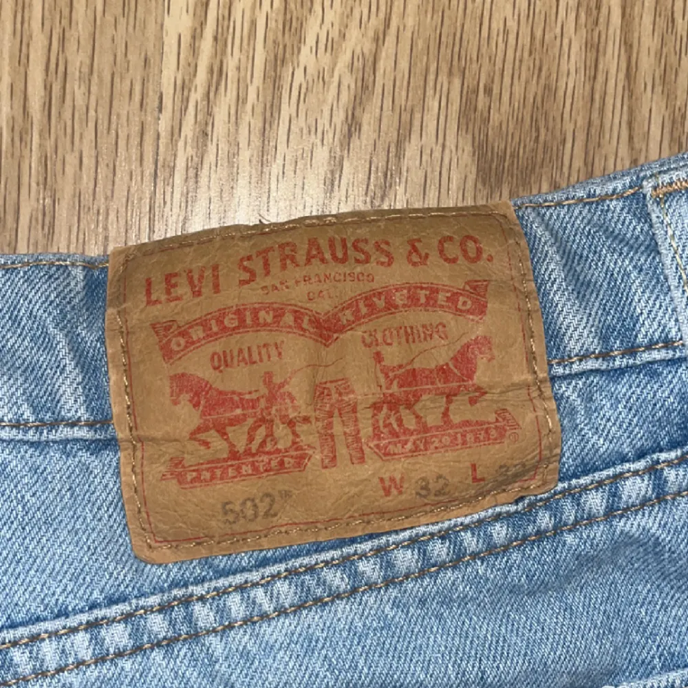 Ljusblåa jeans. Jeans & Byxor.