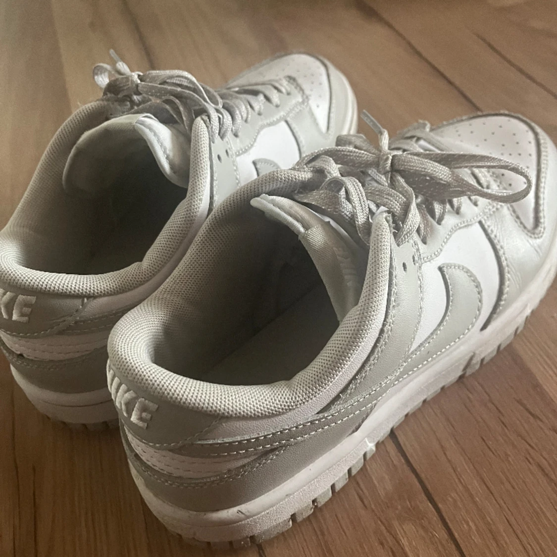 Nike dunk grå vit
