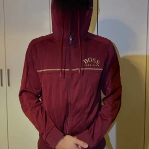 Hugo boss kofta  - Nice kofta, jätte bra skick.