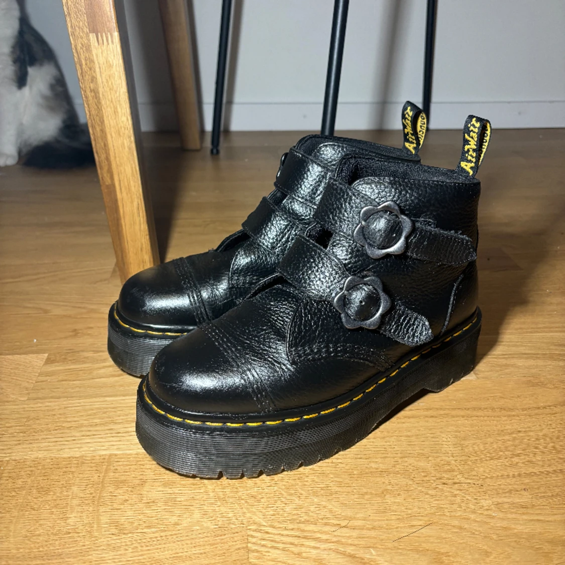 Dr. Martens DEVON HEART