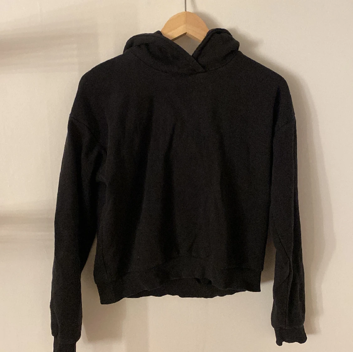 Svart hoodie 