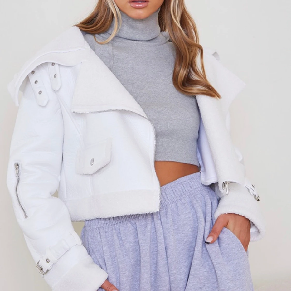 vit pälsjacka från pretty little thing  - 91