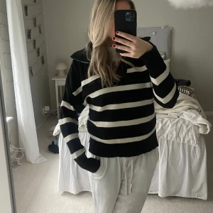 Tröja  - Jätte fin tröja med dragkedja från vero Moda 