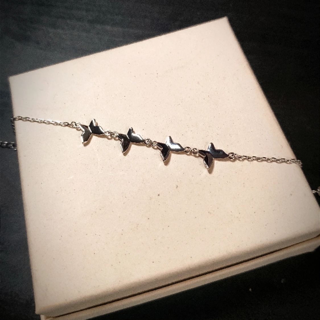 Sterlingssilverarmband med små fjärilar