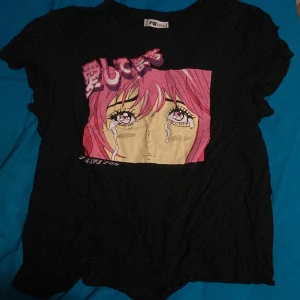 Anime tröja - En tshirt min mamma köpt till mig som semesterpresent från en annan stad men som aldrig kommit till användning ❤️