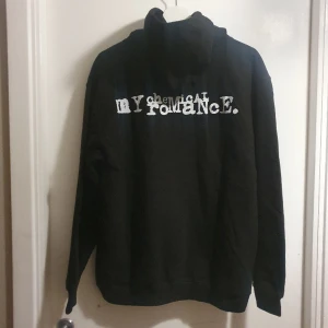 Band tröja - My chemical  romance tröja helt ny ,inte ens testad. Storlek medium.