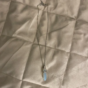 Silver halsband med blå Sten  - Silverhalsband med en blå Sten 