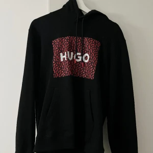 Hugo Boss Tracksuit - Hugo Boss tracksuit. Storlek S. Använd 4 gånger.