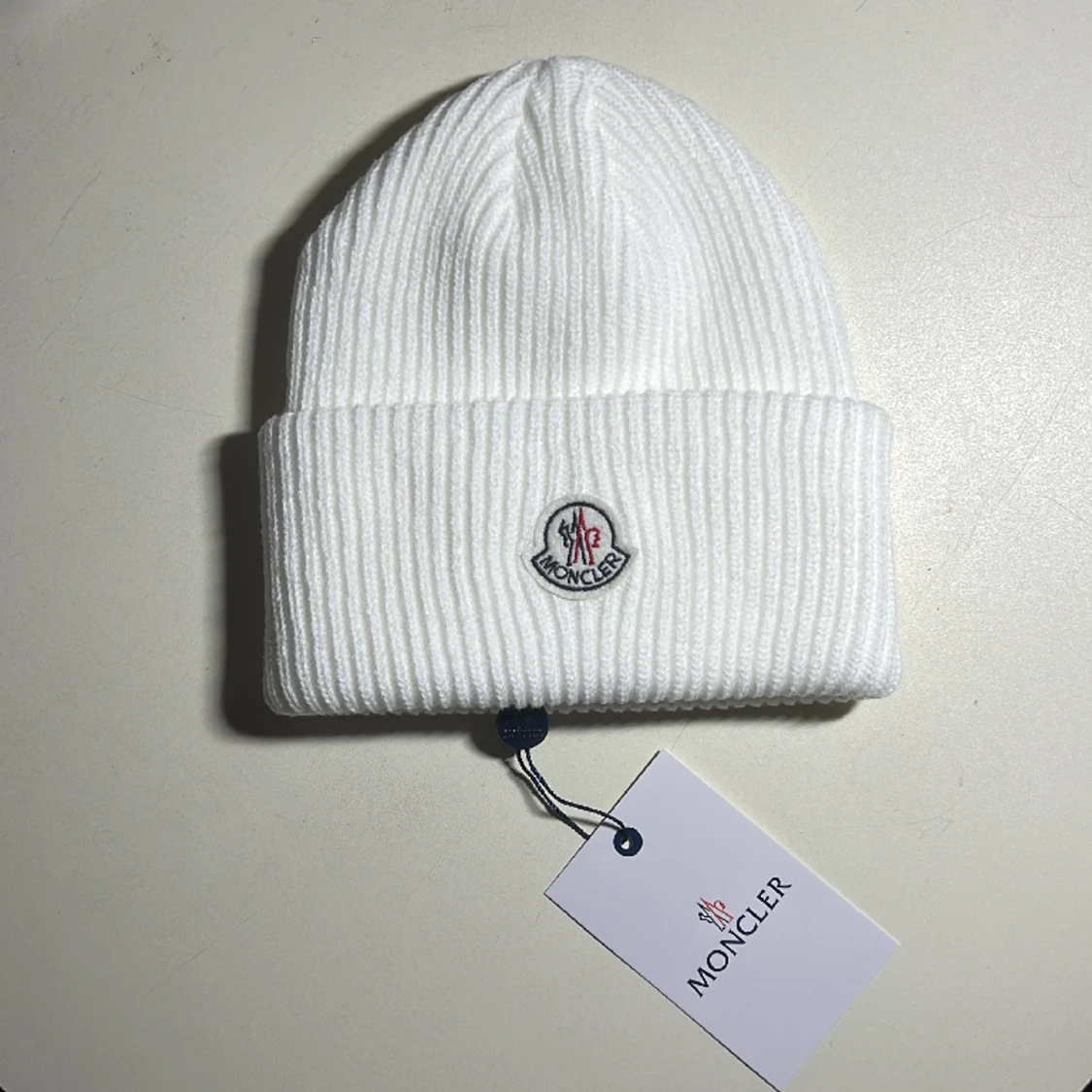 Moncler mössa