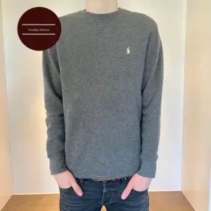 Säljer den snygga tröjan från Polo Ralph Lauren för endast 349kr!🤩| inga defekter och super bra skick! | Jätte skönt ull material! | Skriv vid frågor och funderingar!😁