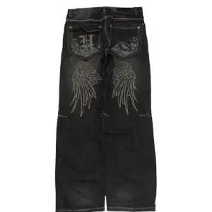 Coola byxor  - Straight baggy byxor med vingar lite slitna där nere därför priset 🔥köpta för 600kr