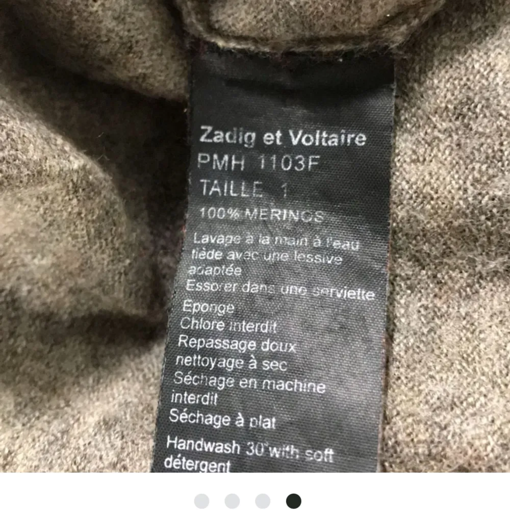 Säljer denna fina Zadig & Voltaire tröjan då den inte kommer till användning🤍 Storlek S men skulle säga även XS. Har själv använt den fåtal gånger men är köpt på Sellpy. Tröjor & Koftor.
