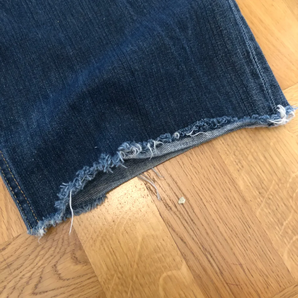 Waist 30 lenght 100 cm avklippta( se bild). Jeans & Byxor.
