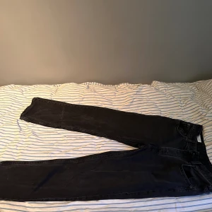 Zara jeans - Ett par schyssta jeans från zara, använda nån gång bara. Storlek 40