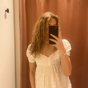 Off shoulder topp  - Världens finaste off shoulder topp!! Säljer då den inte passar mig längre, annars super fin 