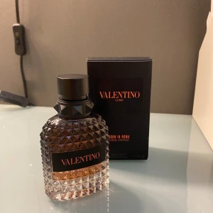 Valentino Coral Fantasy - Säljer min Valentino Born in Roma Coral Fantasy 50ml helt ny och oanvänd. Nypris är ungefär 900 och jag säljer för 600. Skriv vid intresse eller frågor!