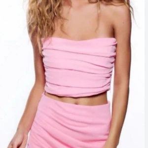 Korsett  - Otroligt söt topp från Zara, liten för mig och är därför helt oanvänd. 