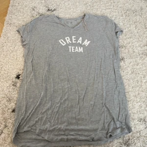  Pyjamas -  Pyjamas /nattlinne aldrig använd brysk pris går att diskutera