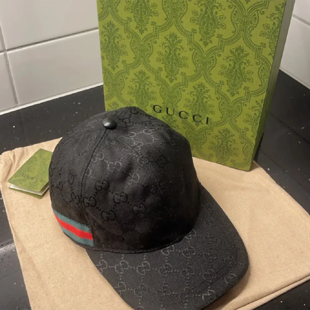 Gucci keps svart storlek one size box inklusive . Accessoarer.