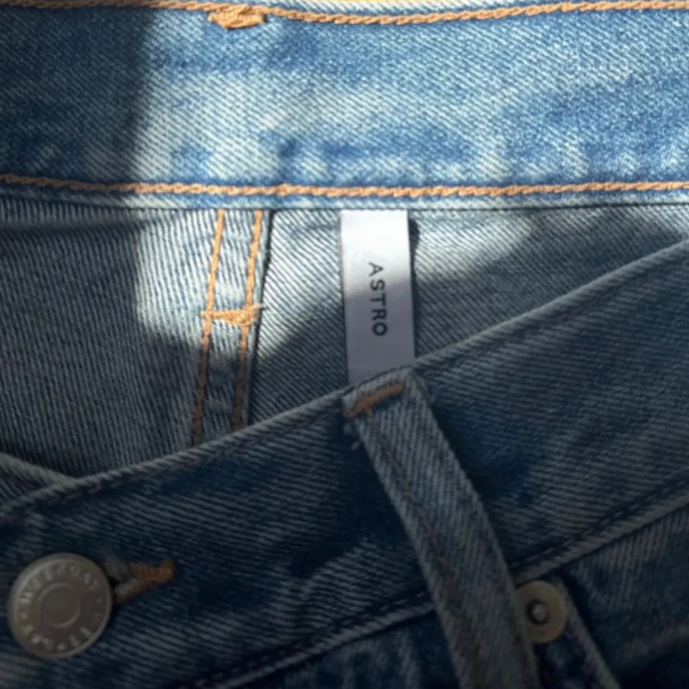 Har använt dessa jeans Max 2 gånger.   Storlek w29 L 32  Raka jeans.. Jeans & Byxor.