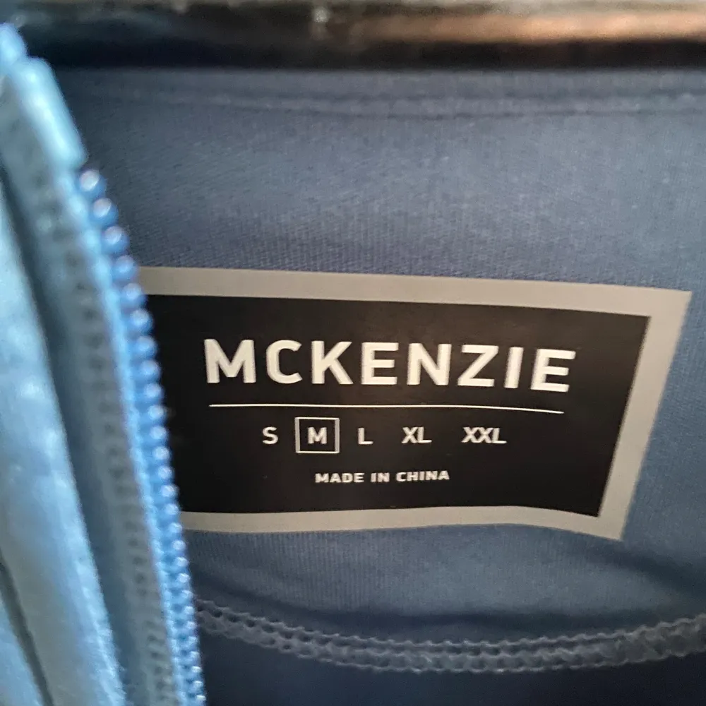 Mckenzie zip hoodie. Aldrig använd för att den är för stor för mig. St M. Hoodies.