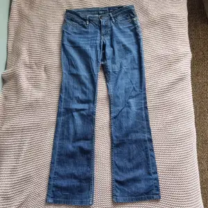 lågmidjade jeans från mexx, waist 27🩷 de sitter jättesmickrande på