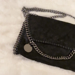 Stella McCartney liknande väska  - Knappt använd, inga defekter