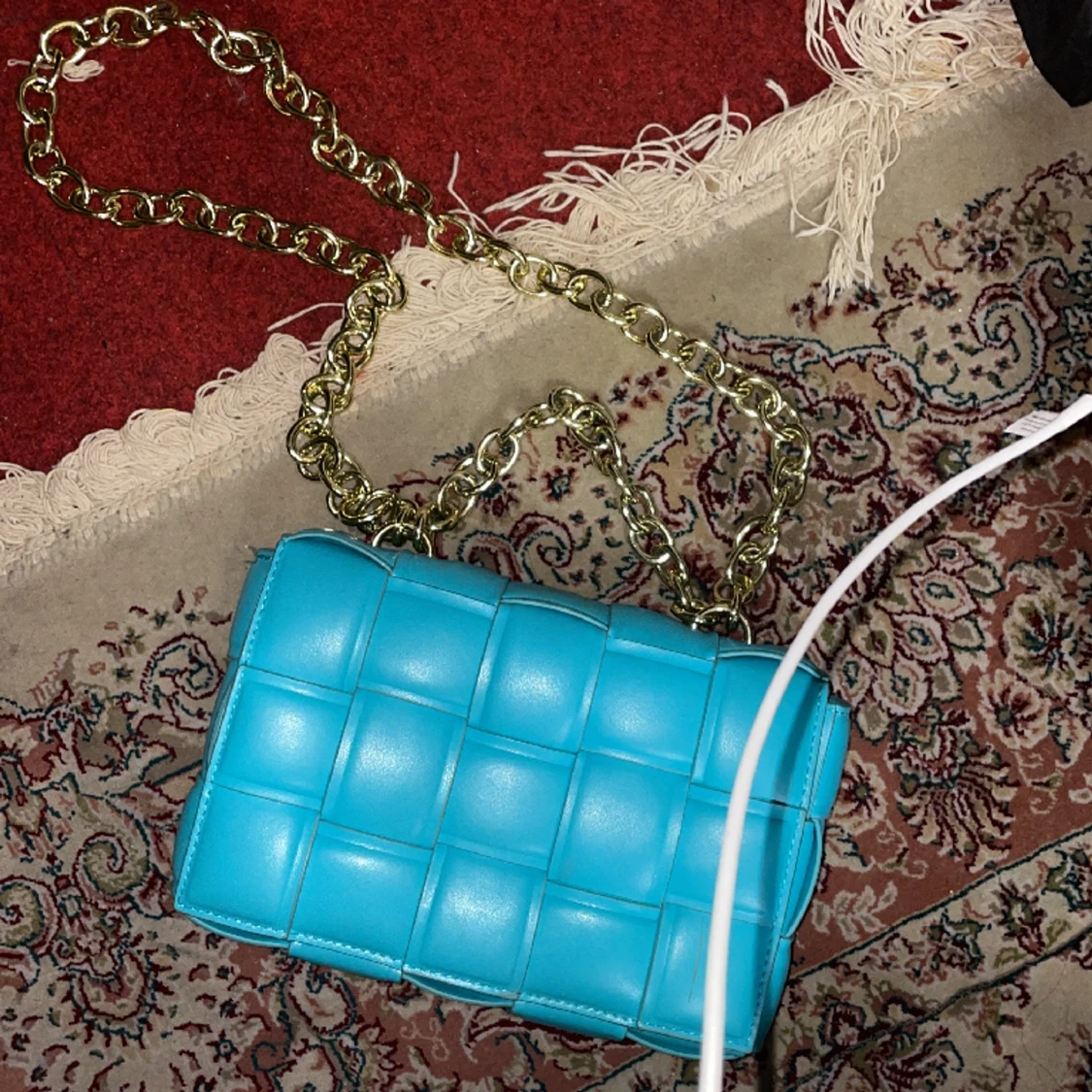 Bottega liknanade väska