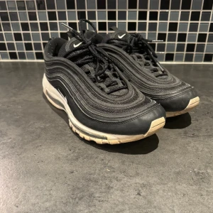 Nike Air Max 97 - Säljer dessa Nike Air Max 97 då de ej används längre.