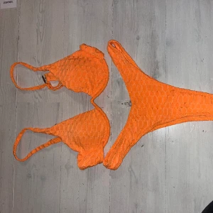 Orange bikiniset - Bikiniset, kan frakta eller mötas upp 