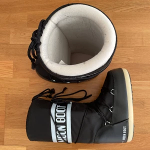 Moon boots moonboots boot stövlar  - Använt dom ca 3 gånger Storlek 35-38