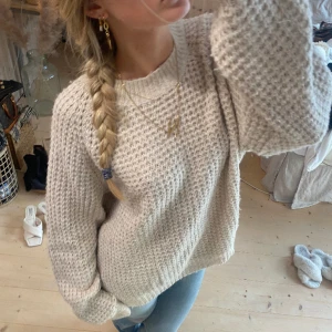 Stickad tröja  - SUPER snygg!!