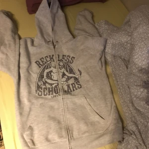 Reckless Scholars zip - En snygg zip nypris vet jag inte över 1000 iaf storlek S